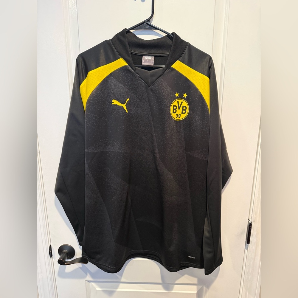 Borussia Dortmund Puma Warm Up Top.